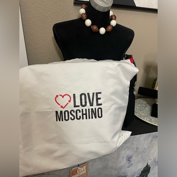 🖤Gorgeous NWT Love Moschino Black PU Black & Gold Bag - Picture 13 of 13